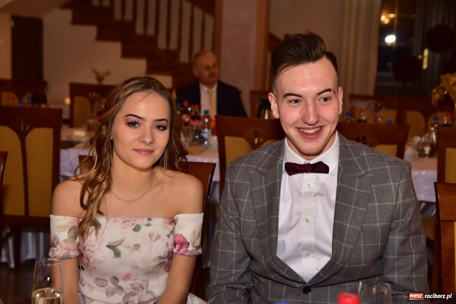 Zdjęcie w galerii na portalu naszraciborz.pl: Maturzyści z Mechanika wyszli do studniówkowego poloneza [FOTO i WIDEO] wiadomości z regionu