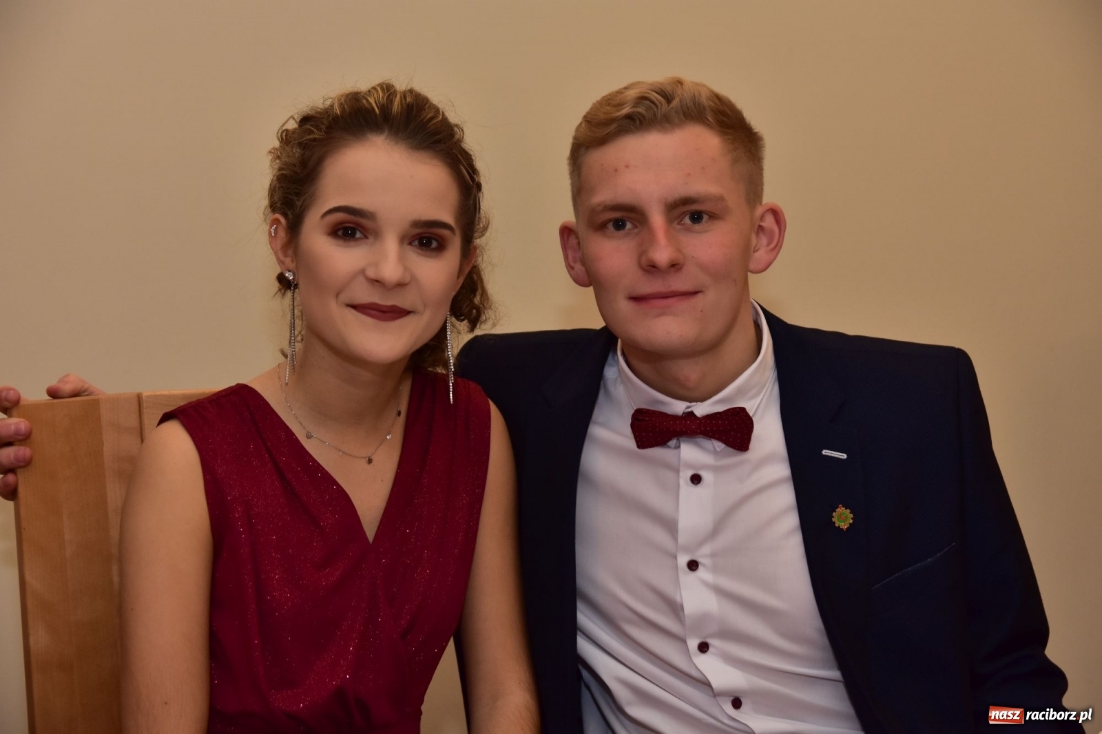 Zdjęcie w galerii na portalu naszraciborz.pl: Maturzyści z Mechanika wyszli do studniówkowego poloneza [FOTO i WIDEO] wiadomości z regionu