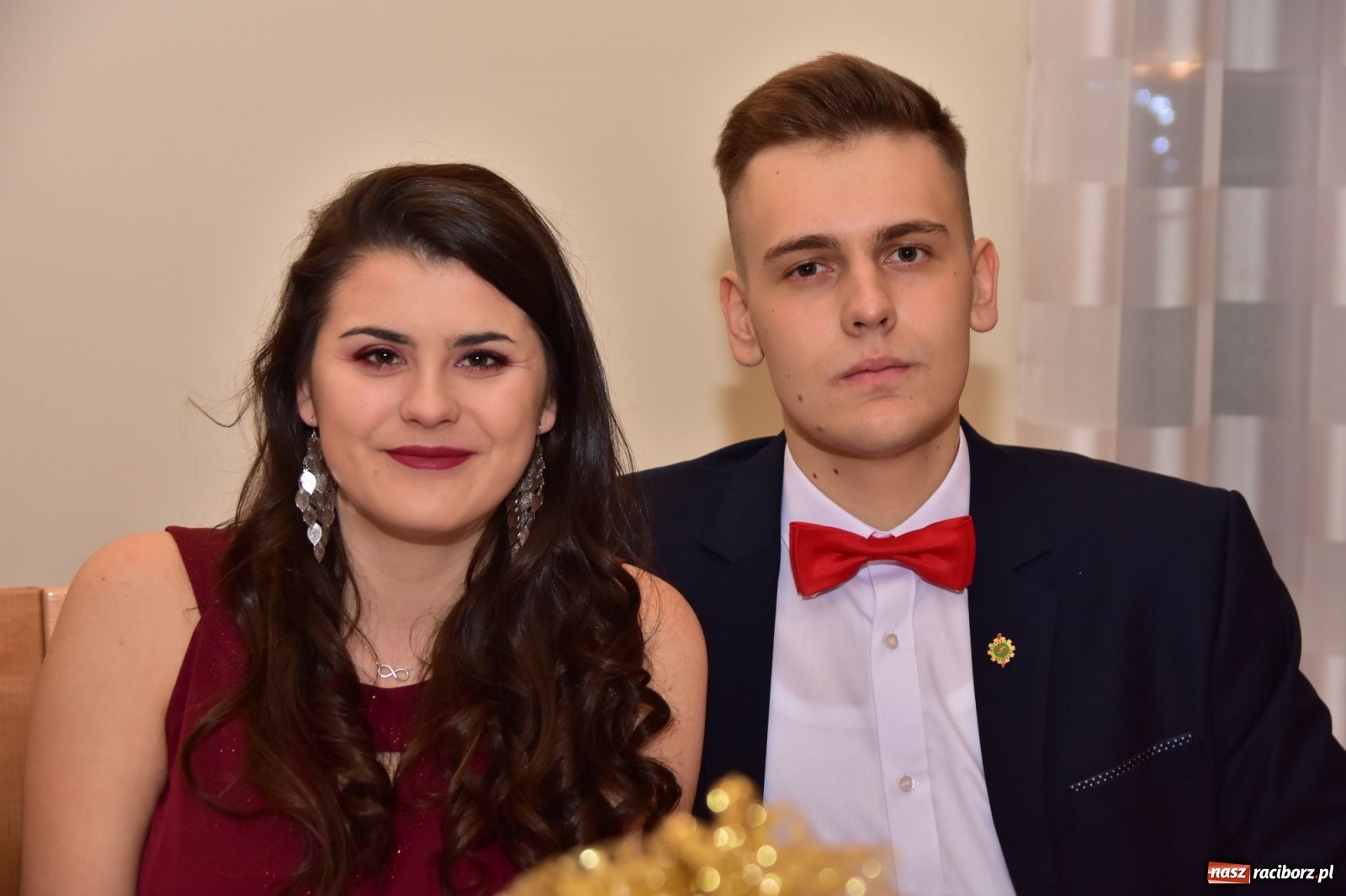 Zdjęcie w galerii na portalu naszraciborz.pl: Maturzyści z Mechanika wyszli do studniówkowego poloneza [FOTO i WIDEO] wiadomości z regionu