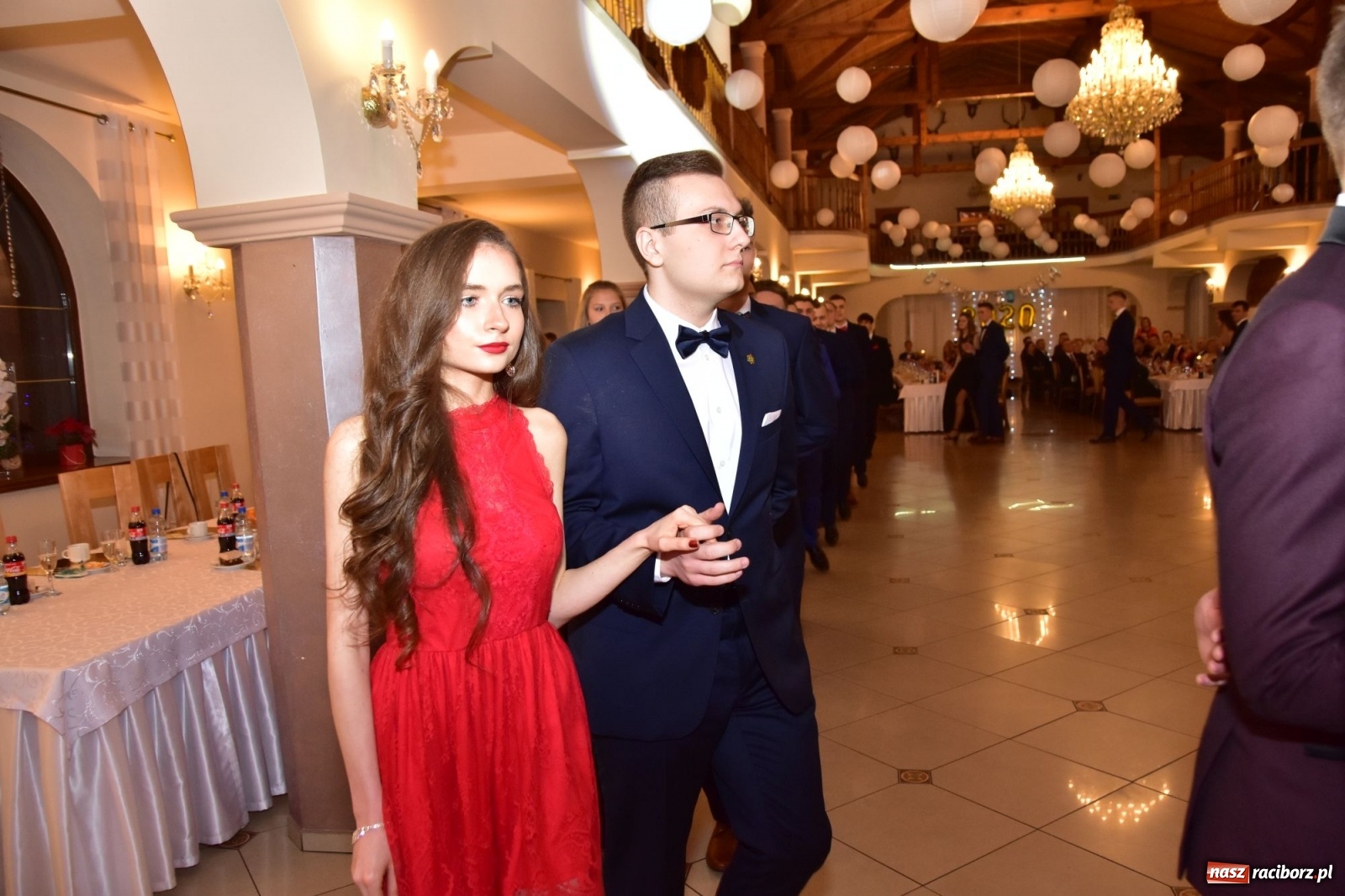 Zdjęcie w galerii na portalu naszraciborz.pl: Maturzyści z Mechanika wyszli do studniówkowego poloneza [FOTO i WIDEO] wiadomości z regionu