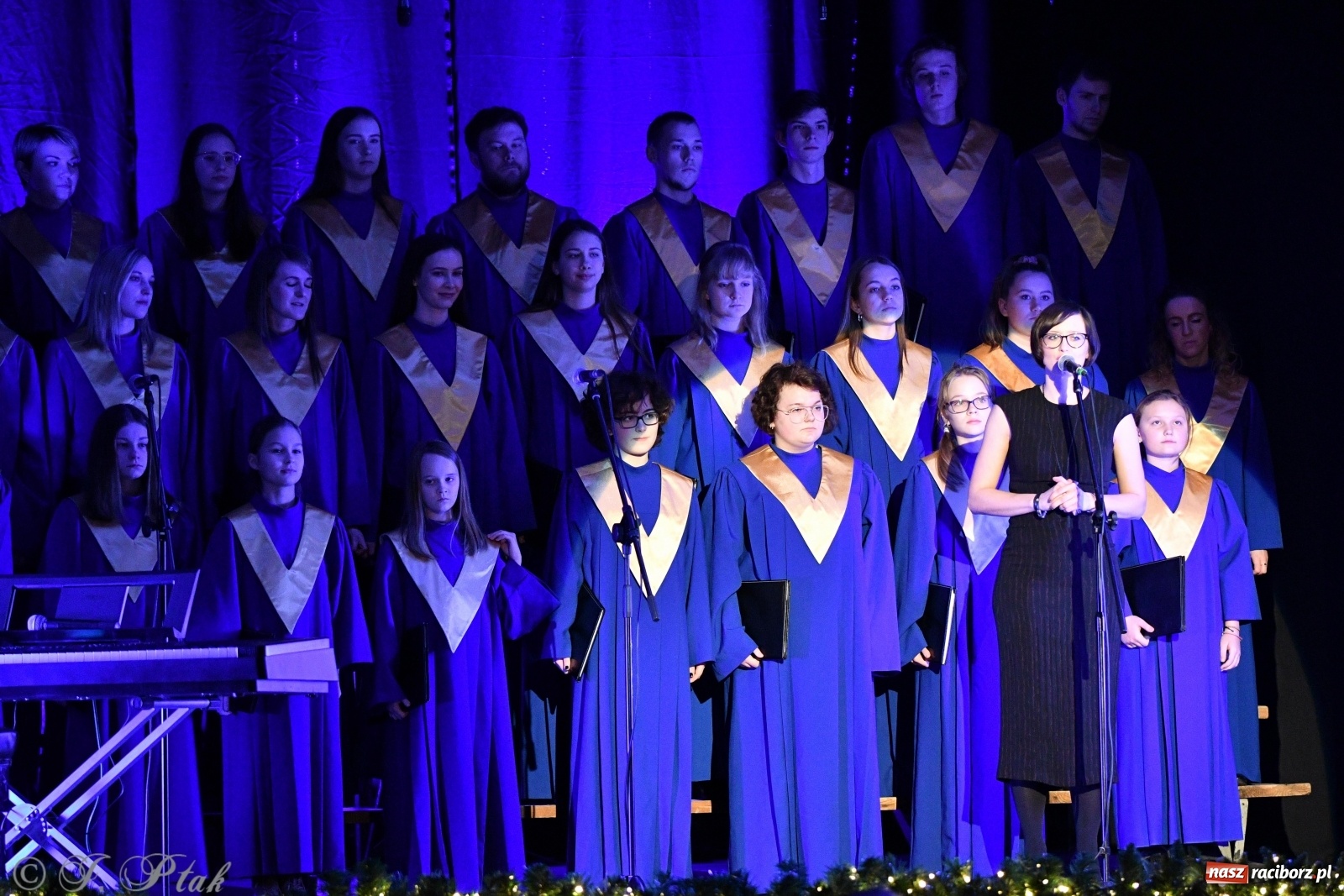 Zdjęcie w galerii na portalu naszraciborz.pl: Świąteczny koncert chóru młodzieżowego BEL CANTO  wiadomości z regionu