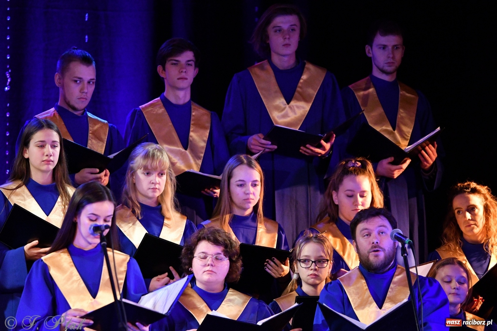 Zdjęcie w galerii na portalu naszraciborz.pl: Świąteczny koncert chóru młodzieżowego BEL CANTO  wiadomości z regionu