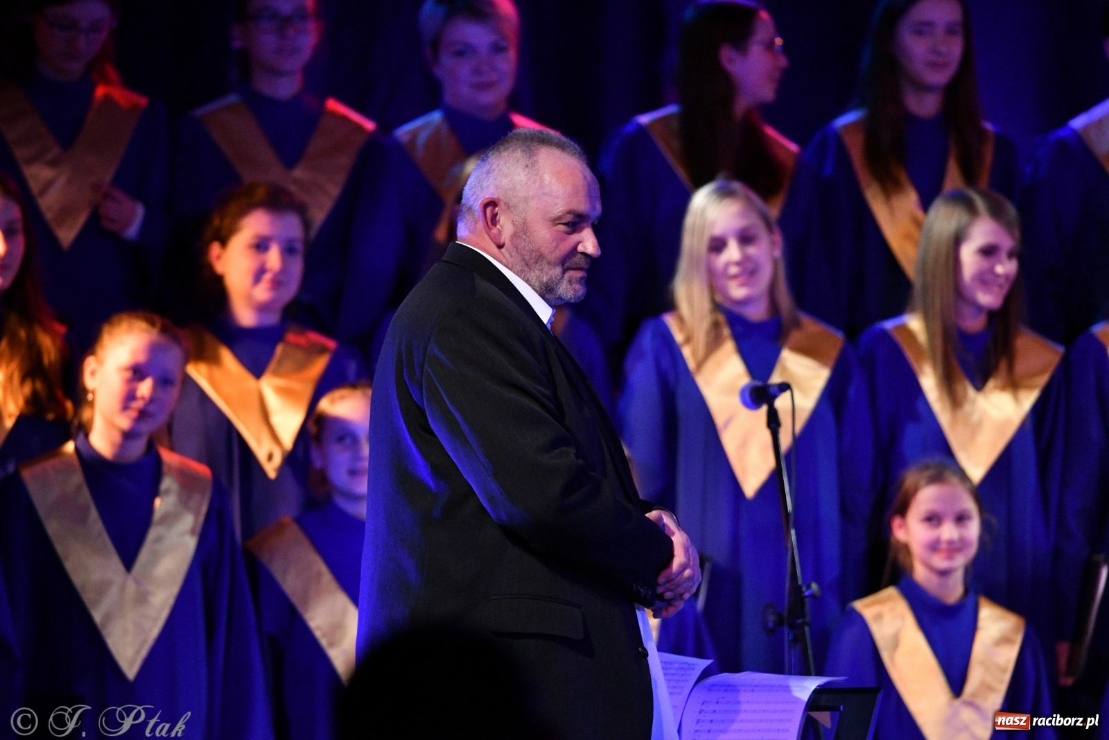 Zdjęcie w galerii na portalu naszraciborz.pl: Świąteczny koncert chóru młodzieżowego BEL CANTO  wiadomości z regionu