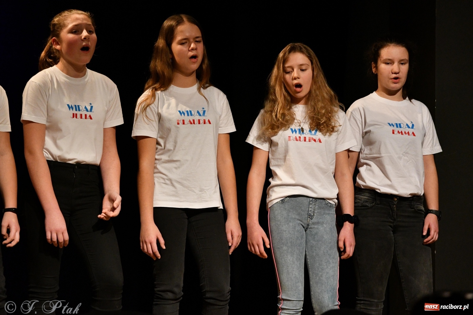 Zdjęcie w galerii na portalu naszraciborz.pl: Wiraż na świąteczną nutę  wiadomości z regionu