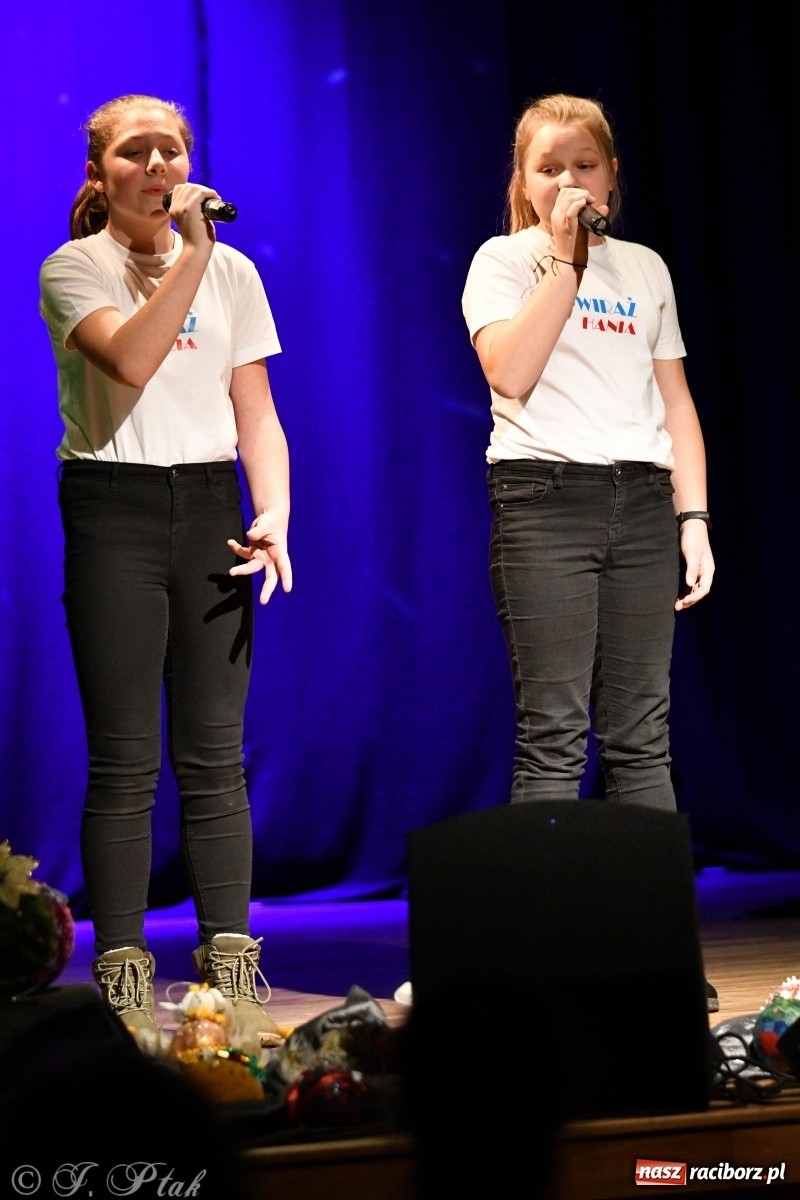 Zdjęcie w galerii na portalu naszraciborz.pl: Wiraż na świąteczną nutę  wiadomości z regionu