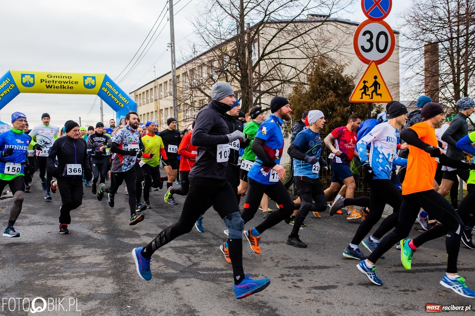 Zdjęcie w galerii na portalu naszraciborz.pl: VIII Eko-Okna Cross po Ziemi Pietrowickiej wiadomości z regionu