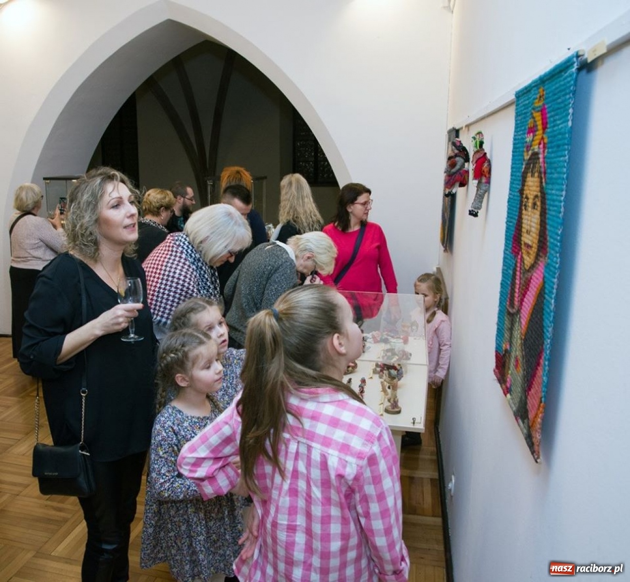 Zdjęcie w galerii na portalu naszraciborz.pl: Lalki świata. Nowa wystawa czasowa w raciborskim Muzeum [FOTO i WIDEO] wiadomości z regionu