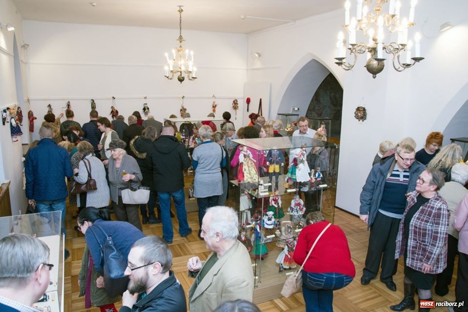 Zdjęcie w galerii na portalu naszraciborz.pl: Lalki świata. Nowa wystawa czasowa w raciborskim Muzeum [FOTO i WIDEO] wiadomości z regionu