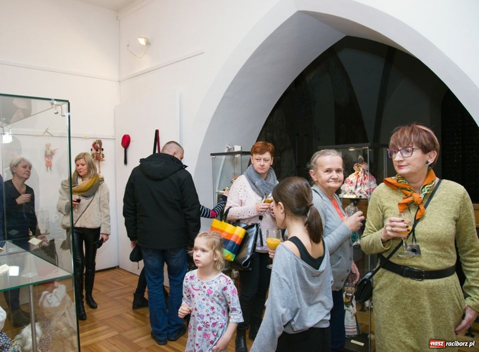 Zdjęcie w galerii na portalu naszraciborz.pl: Lalki świata. Nowa wystawa czasowa w raciborskim Muzeum [FOTO i WIDEO] wiadomości z regionu