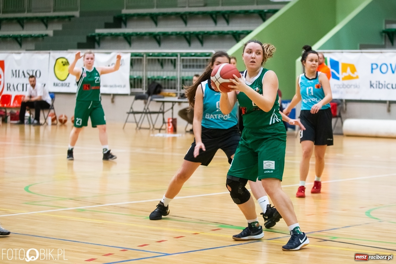 Zdjęcie w galerii na portalu naszraciborz.pl: Koszykówka. RKK AZS zwycięski w starciu z Żakiem Nowy Sącz [FOTO i WIDEO] wiadomości z regionu