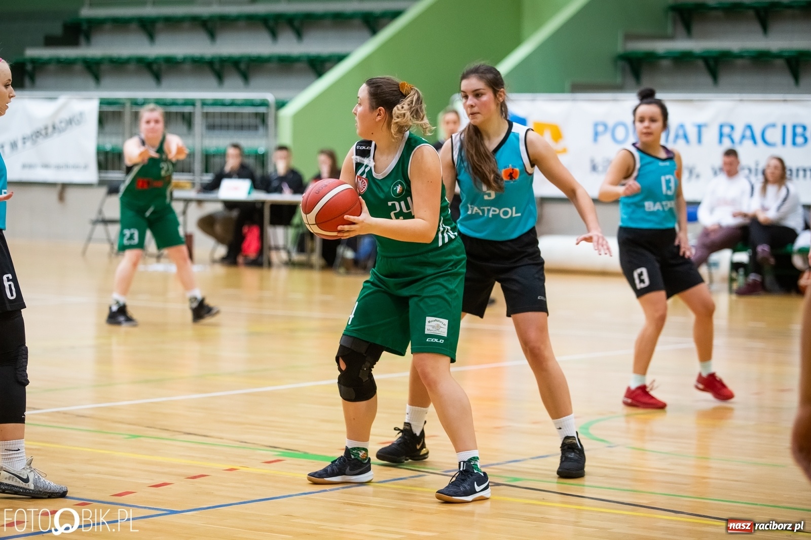 Zdjęcie w galerii na portalu naszraciborz.pl: Koszykówka. RKK AZS zwycięski w starciu z Żakiem Nowy Sącz [FOTO i WIDEO] wiadomości z regionu