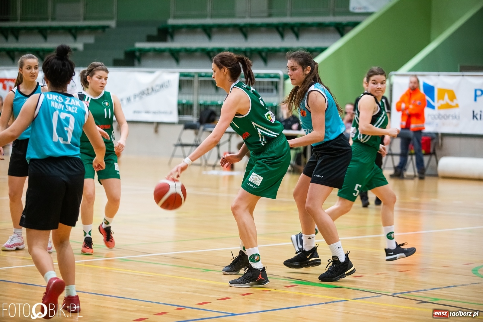 Zdjęcie w galerii na portalu naszraciborz.pl: Koszykówka. RKK AZS zwycięski w starciu z Żakiem Nowy Sącz [FOTO i WIDEO] wiadomości z regionu