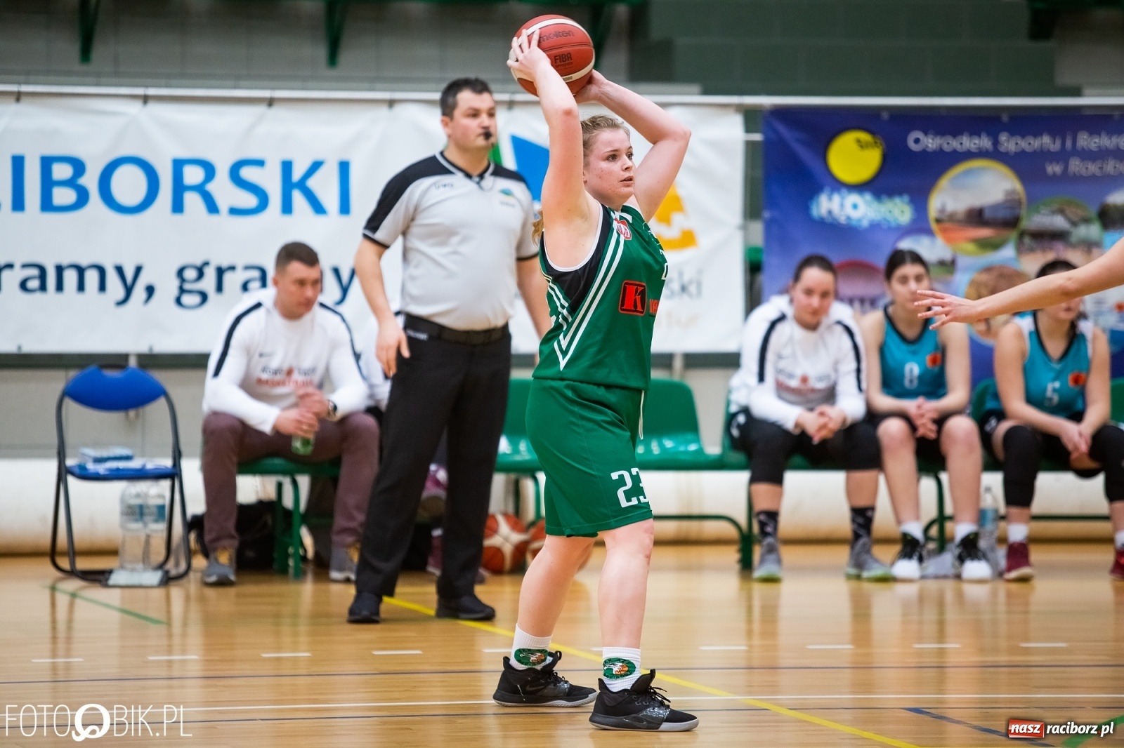 Zdjęcie w galerii na portalu naszraciborz.pl: Koszykówka. RKK AZS zwycięski w starciu z Żakiem Nowy Sącz [FOTO i WIDEO] wiadomości z regionu