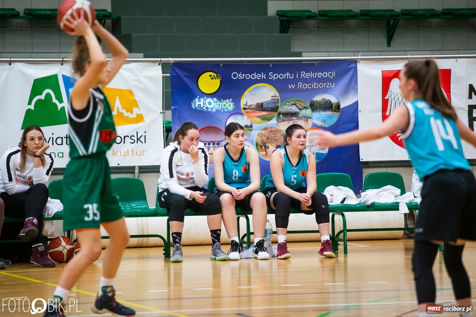 Zdjęcie w galerii na portalu naszraciborz.pl: Koszykówka. RKK AZS zwycięski w starciu z Żakiem Nowy Sącz [FOTO i WIDEO] wiadomości z regionu