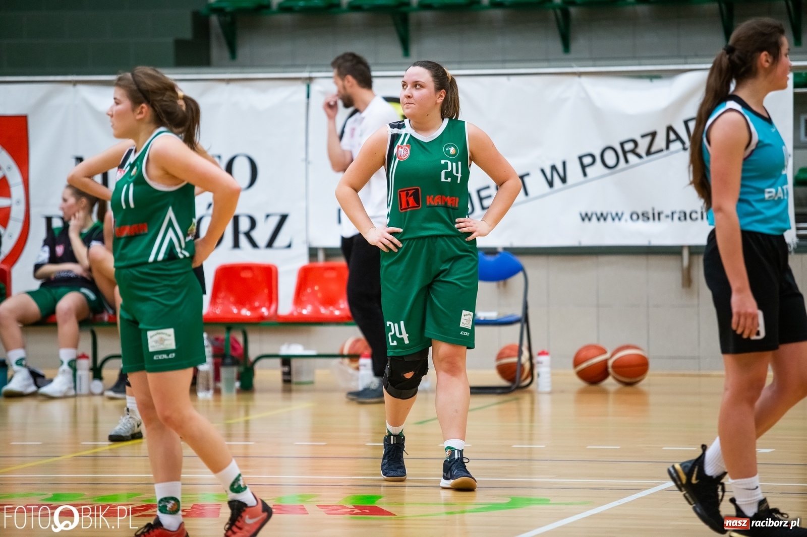 Zdjęcie w galerii na portalu naszraciborz.pl: Koszykówka. RKK AZS zwycięski w starciu z Żakiem Nowy Sącz [FOTO i WIDEO] wiadomości z regionu