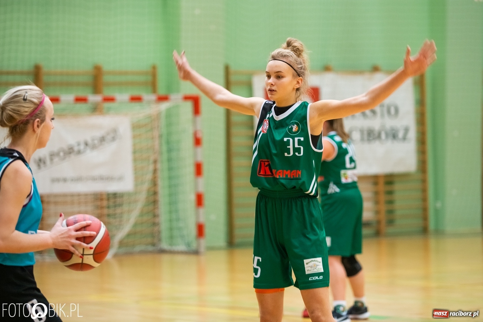 Zdjęcie w galerii na portalu naszraciborz.pl: Koszykówka. RKK AZS zwycięski w starciu z Żakiem Nowy Sącz [FOTO i WIDEO] wiadomości z regionu