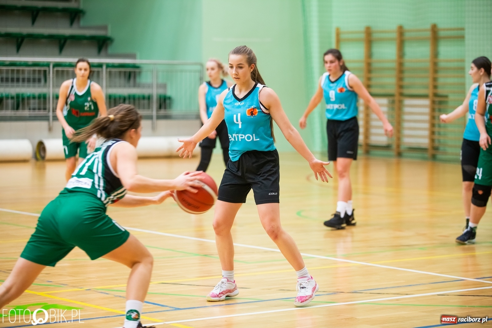 Zdjęcie w galerii na portalu naszraciborz.pl: Koszykówka. RKK AZS zwycięski w starciu z Żakiem Nowy Sącz [FOTO i WIDEO] wiadomości z regionu
