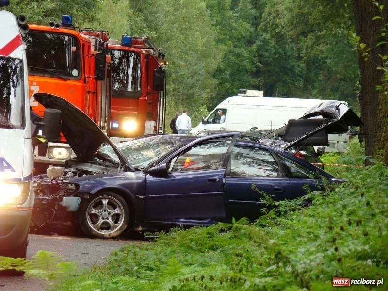 Zdjęcie w galerii na portalu naszraciborz.pl: Wypadek w Kuźni: feralny zakręt wiadomości z regionu