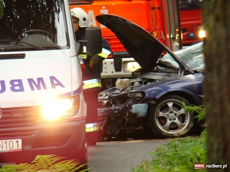 Zdjęcie w galerii na portalu naszraciborz.pl: Wypadek w Kuźni: feralny zakręt wiadomości z regionu