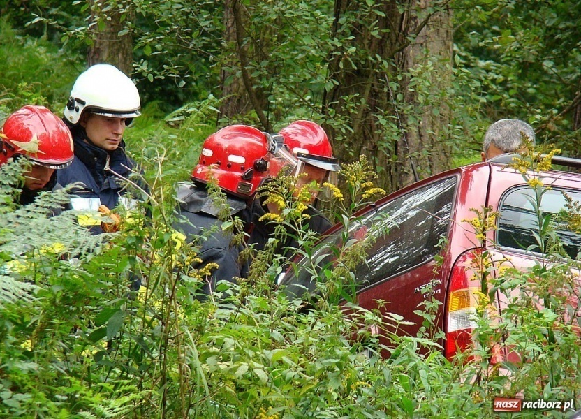 Zdjęcie w galerii na portalu naszraciborz.pl: Wypadek w Kuźni: feralny zakręt wiadomości z regionu