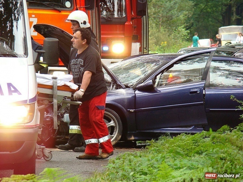 Zdjęcie w galerii na portalu naszraciborz.pl: Wypadek w Kuźni: feralny zakręt wiadomości z regionu