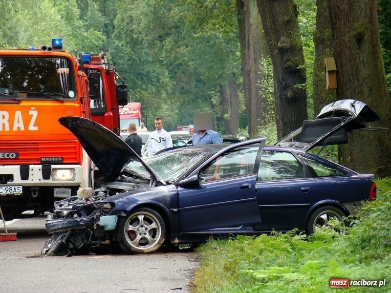 Zdjęcie w galerii na portalu naszraciborz.pl: Wypadek w Kuźni: feralny zakręt wiadomości z regionu