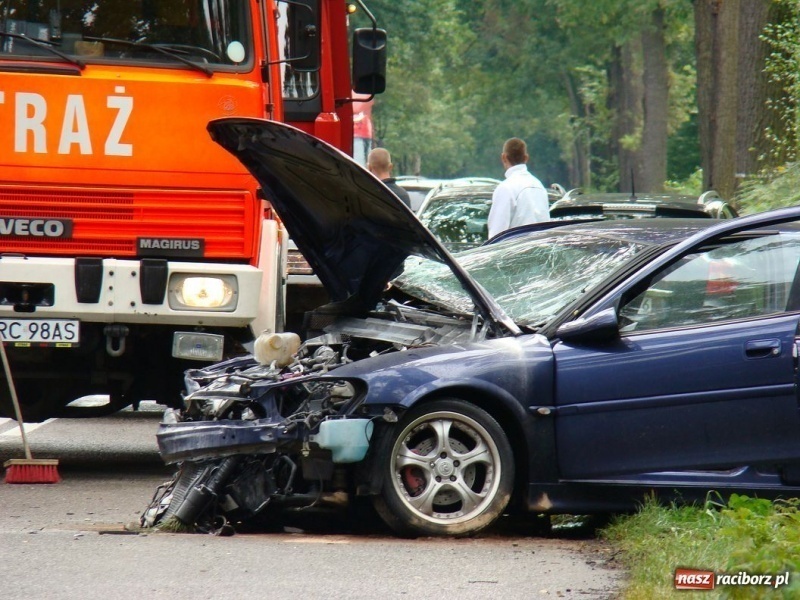 Zdjęcie w galerii na portalu naszraciborz.pl: Wypadek w Kuźni: feralny zakręt wiadomości z regionu