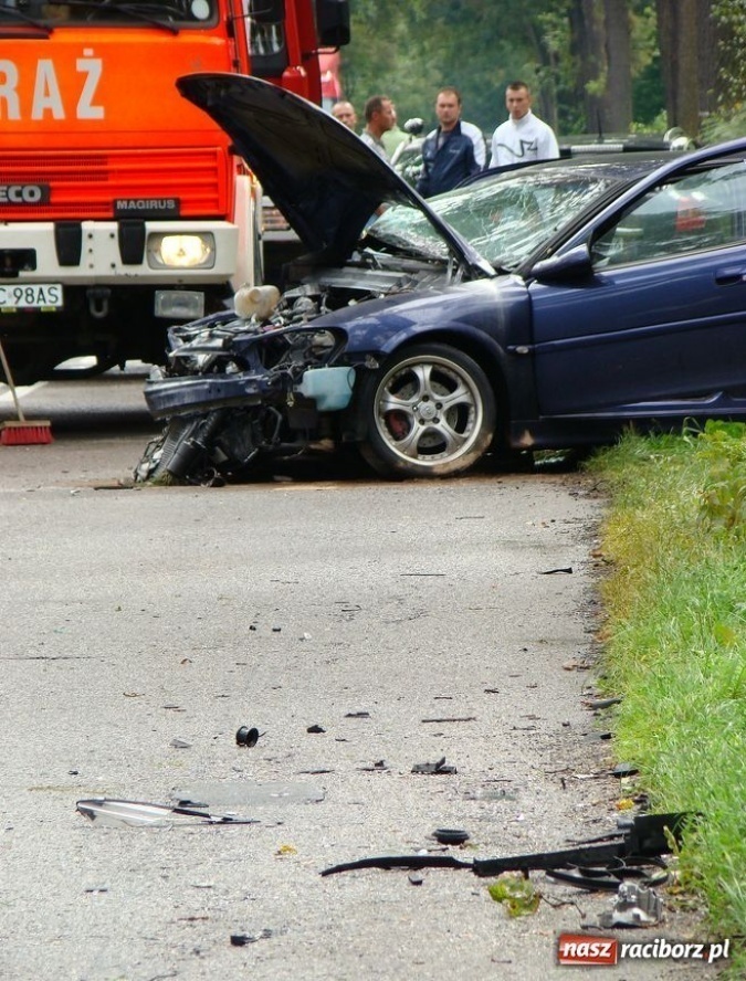Zdjęcie w galerii na portalu naszraciborz.pl: Wypadek w Kuźni: feralny zakręt wiadomości z regionu