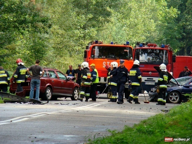 Zdjęcie w galerii na portalu naszraciborz.pl: Wypadek w Kuźni: feralny zakręt wiadomości z regionu