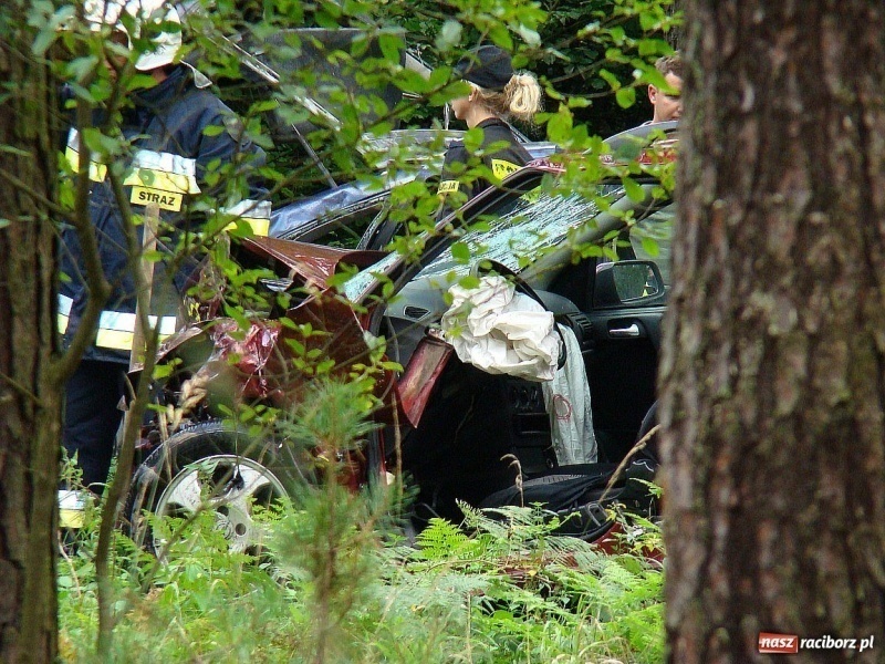 Zdjęcie w galerii na portalu naszraciborz.pl: Wypadek w Kuźni: feralny zakręt wiadomości z regionu