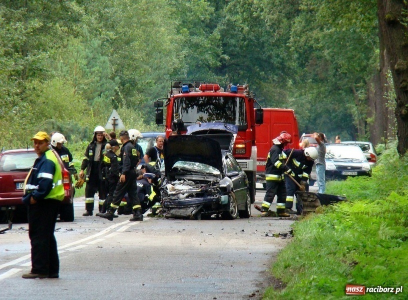Zdjęcie w galerii na portalu naszraciborz.pl: Wypadek w Kuźni: feralny zakręt wiadomości z regionu