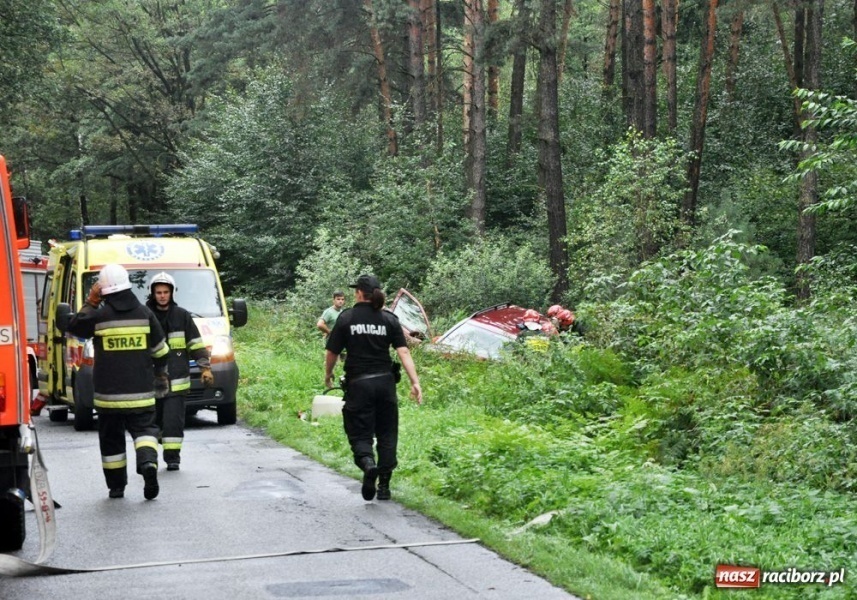 Zdjęcie w galerii na portalu naszraciborz.pl: Wypadek w Kuźni: feralny zakręt wiadomości z regionu