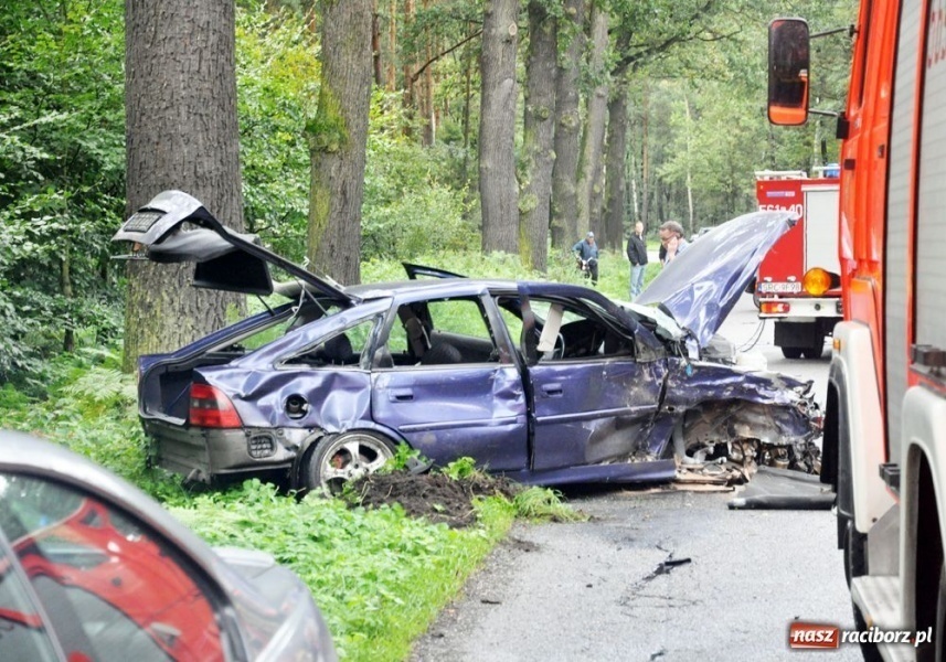 Zdjęcie w galerii na portalu naszraciborz.pl: Wypadek w Kuźni: feralny zakręt wiadomości z regionu