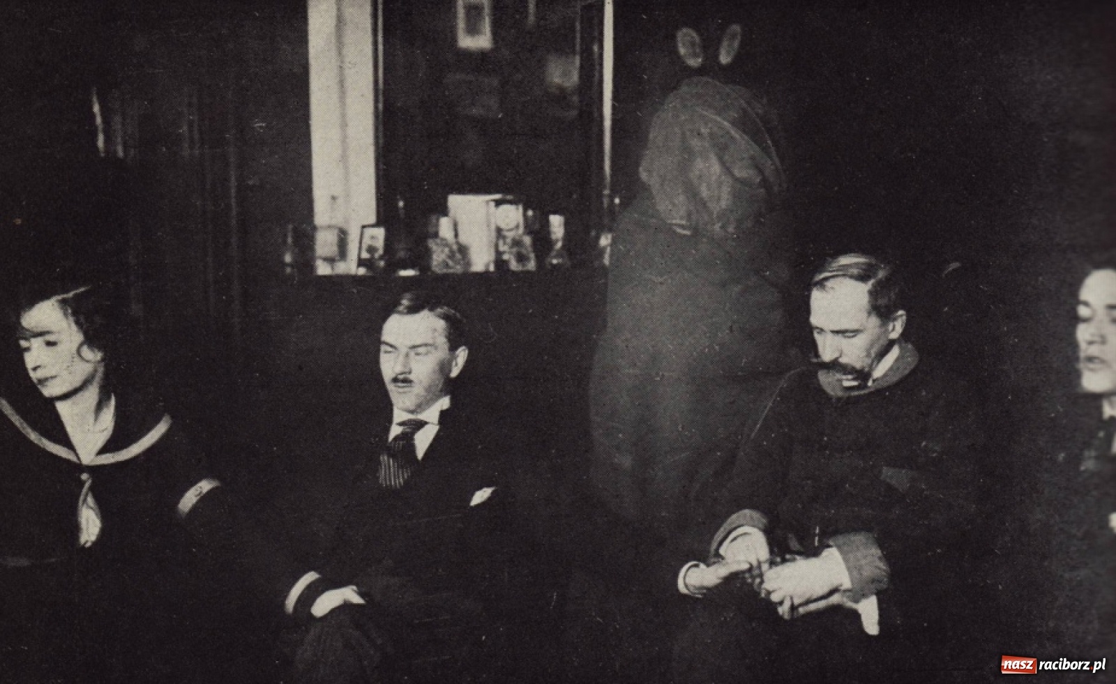 Zdjęcie w galerii na portalu naszraciborz.pl: Seans z duchami w Cafe Residenz Ratibor wiadomości z regionu