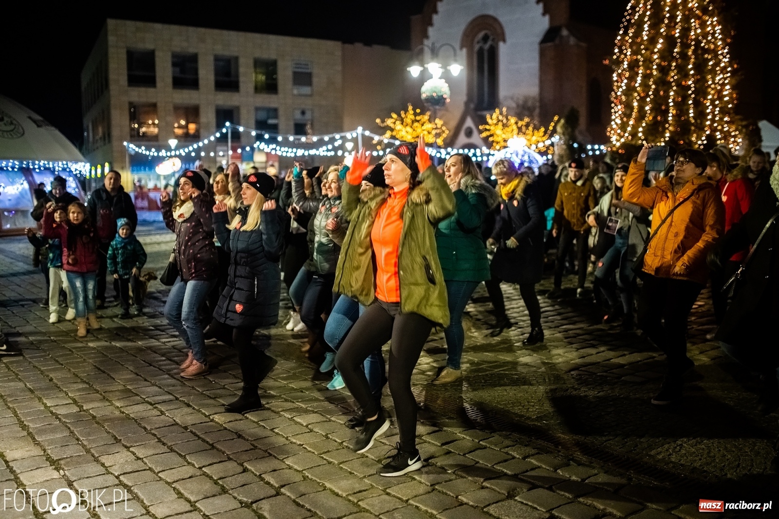 Zdjęcie w galerii na portalu naszraciborz.pl: 28. finał WOŚP w Raciborzu. Niewiele brakuje do rekordu!  wiadomości z regionu