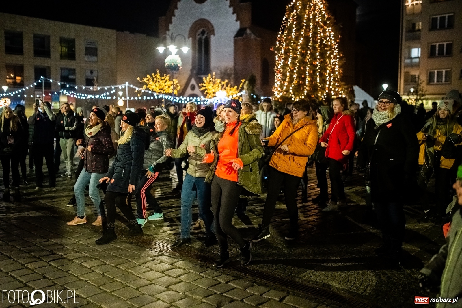 Zdjęcie w galerii na portalu naszraciborz.pl: 28. finał WOŚP w Raciborzu. Niewiele brakuje do rekordu!  wiadomości z regionu