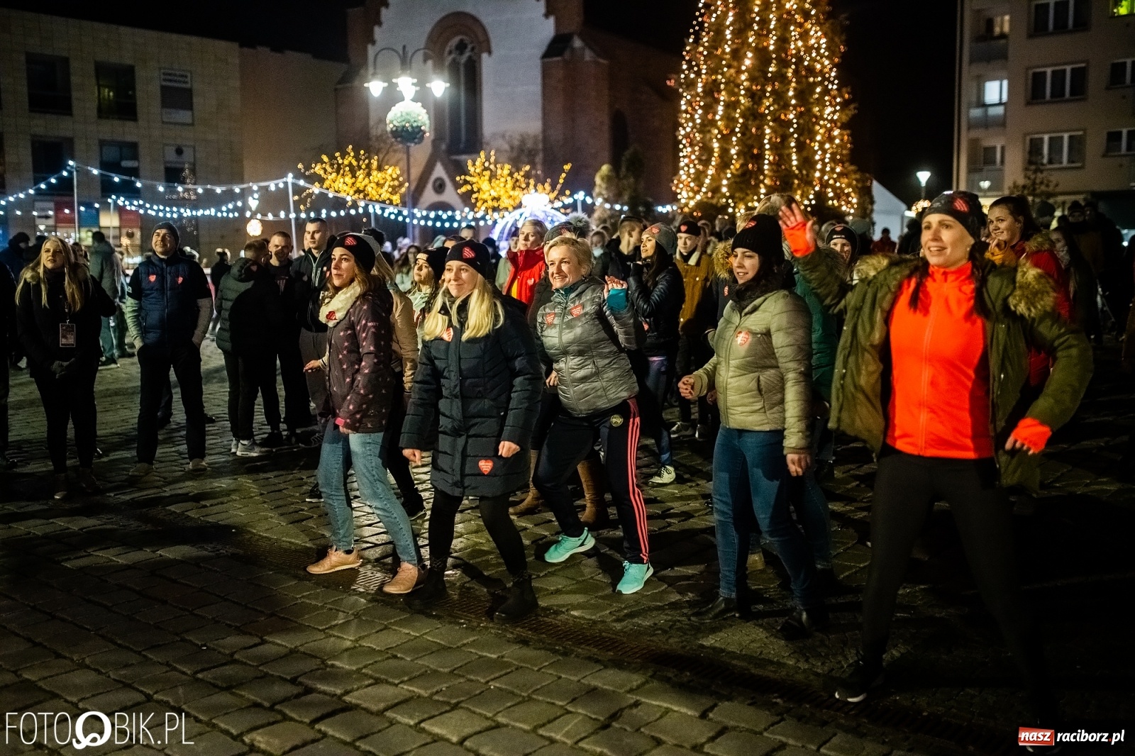 Zdjęcie w galerii na portalu naszraciborz.pl: 28. finał WOŚP w Raciborzu. Niewiele brakuje do rekordu!  wiadomości z regionu