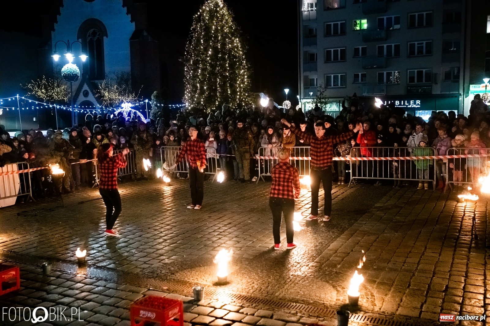 Zdjęcie w galerii na portalu naszraciborz.pl: 28. finał WOŚP w Raciborzu. Niewiele brakuje do rekordu!  wiadomości z regionu