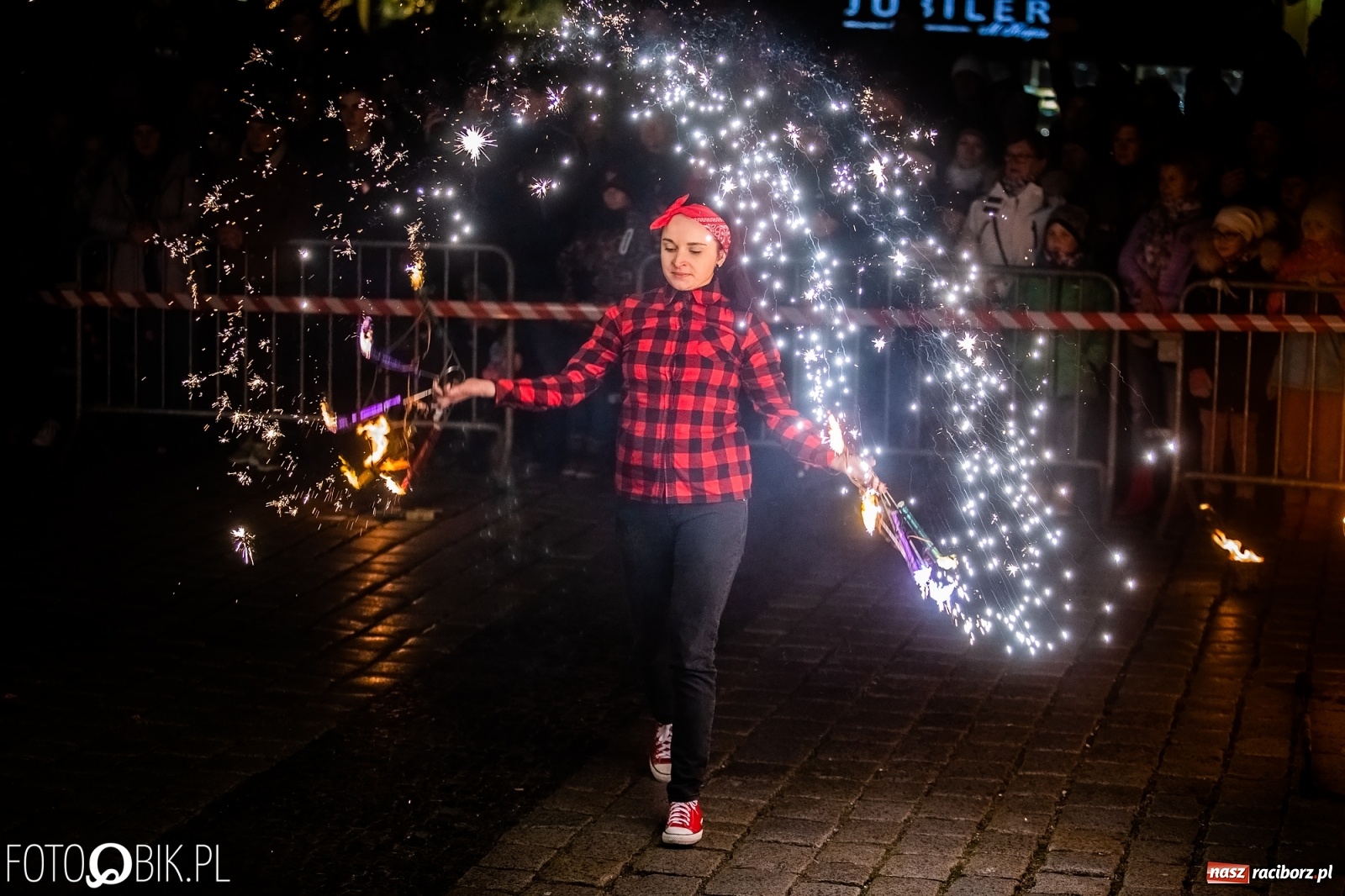 Zdjęcie w galerii na portalu naszraciborz.pl: 28. finał WOŚP w Raciborzu. Niewiele brakuje do rekordu!  wiadomości z regionu