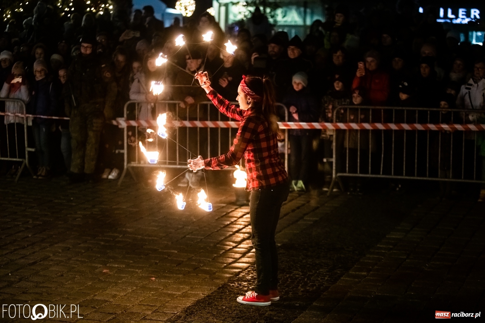 Zdjęcie w galerii na portalu naszraciborz.pl: 28. finał WOŚP w Raciborzu. Niewiele brakuje do rekordu!  wiadomości z regionu