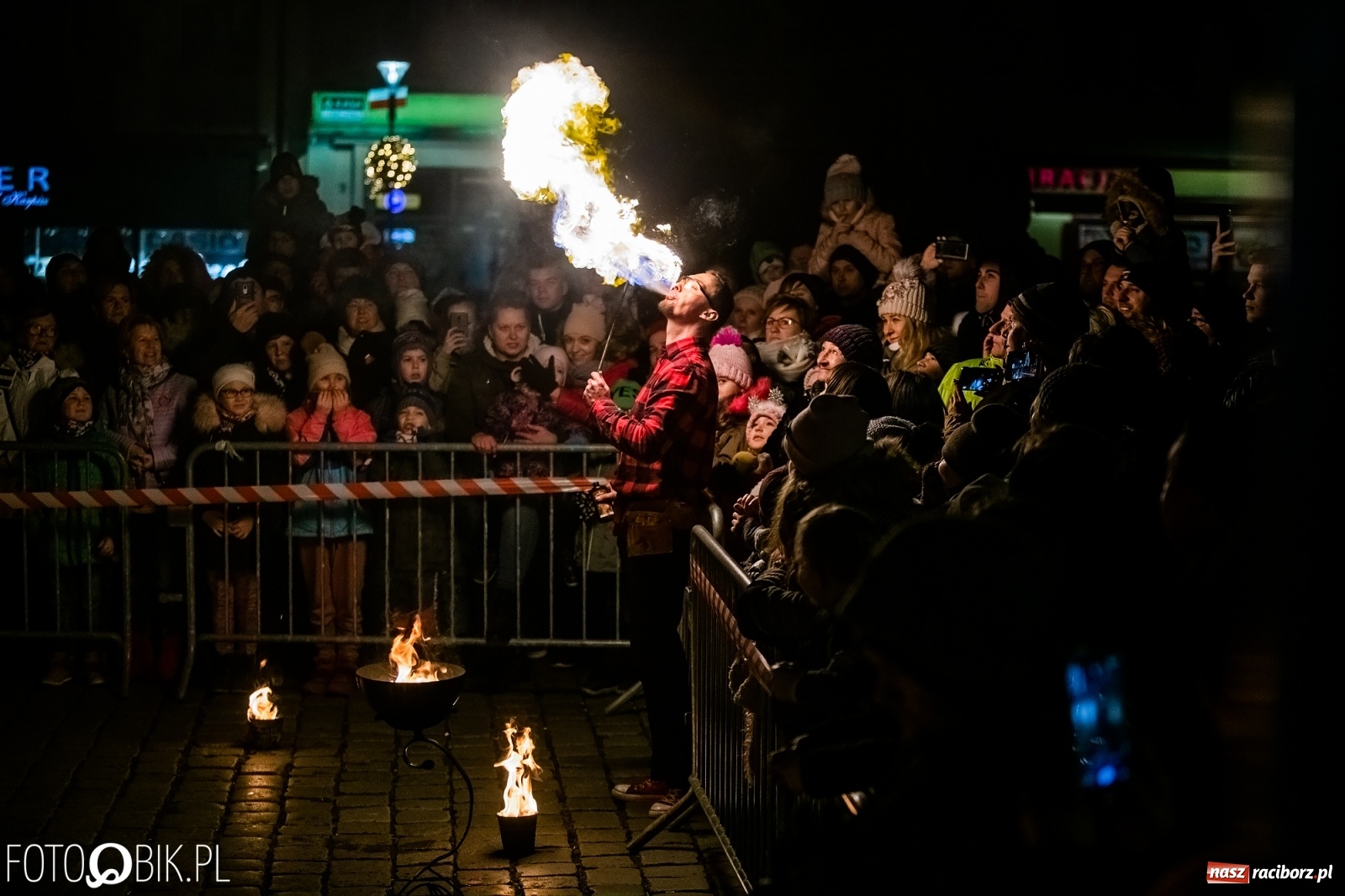 Zdjęcie w galerii na portalu naszraciborz.pl: 28. finał WOŚP w Raciborzu. Niewiele brakuje do rekordu!  wiadomości z regionu