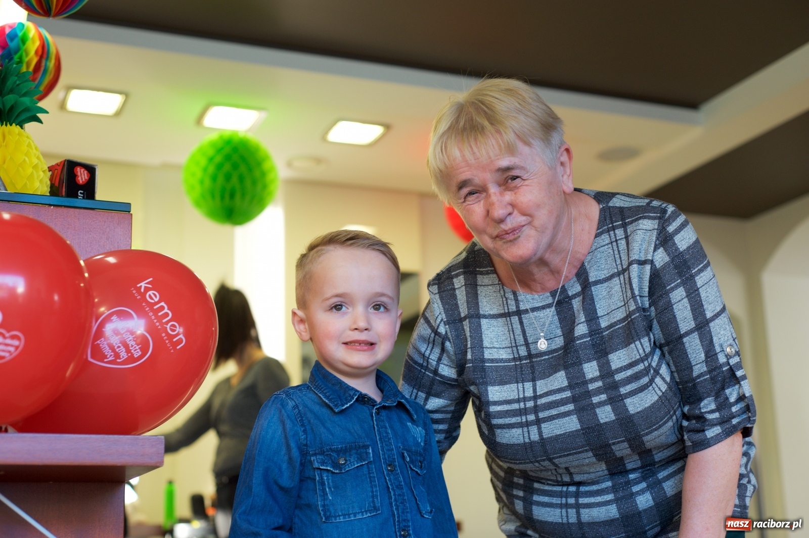 Zdjęcie w galerii na portalu naszraciborz.pl: Wielka Orkiestra zagrała w Tworkowie. W salonie jak w rodzinie i to z Anią Wyszkoni wiadomości z regionu