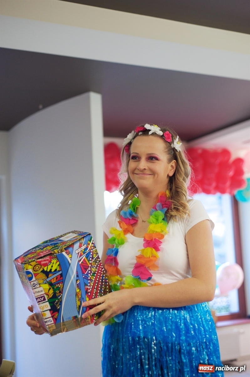 Zdjęcie w galerii na portalu naszraciborz.pl: Wielka Orkiestra zagrała w Tworkowie. W salonie jak w rodzinie i to z Anią Wyszkoni wiadomości z regionu