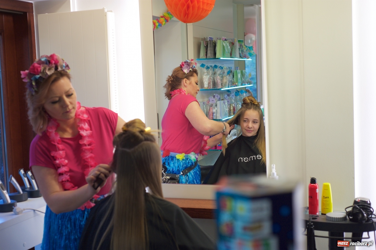 Zdjęcie w galerii na portalu naszraciborz.pl: Wielka Orkiestra zagrała w Tworkowie. W salonie jak w rodzinie i to z Anią Wyszkoni wiadomości z regionu