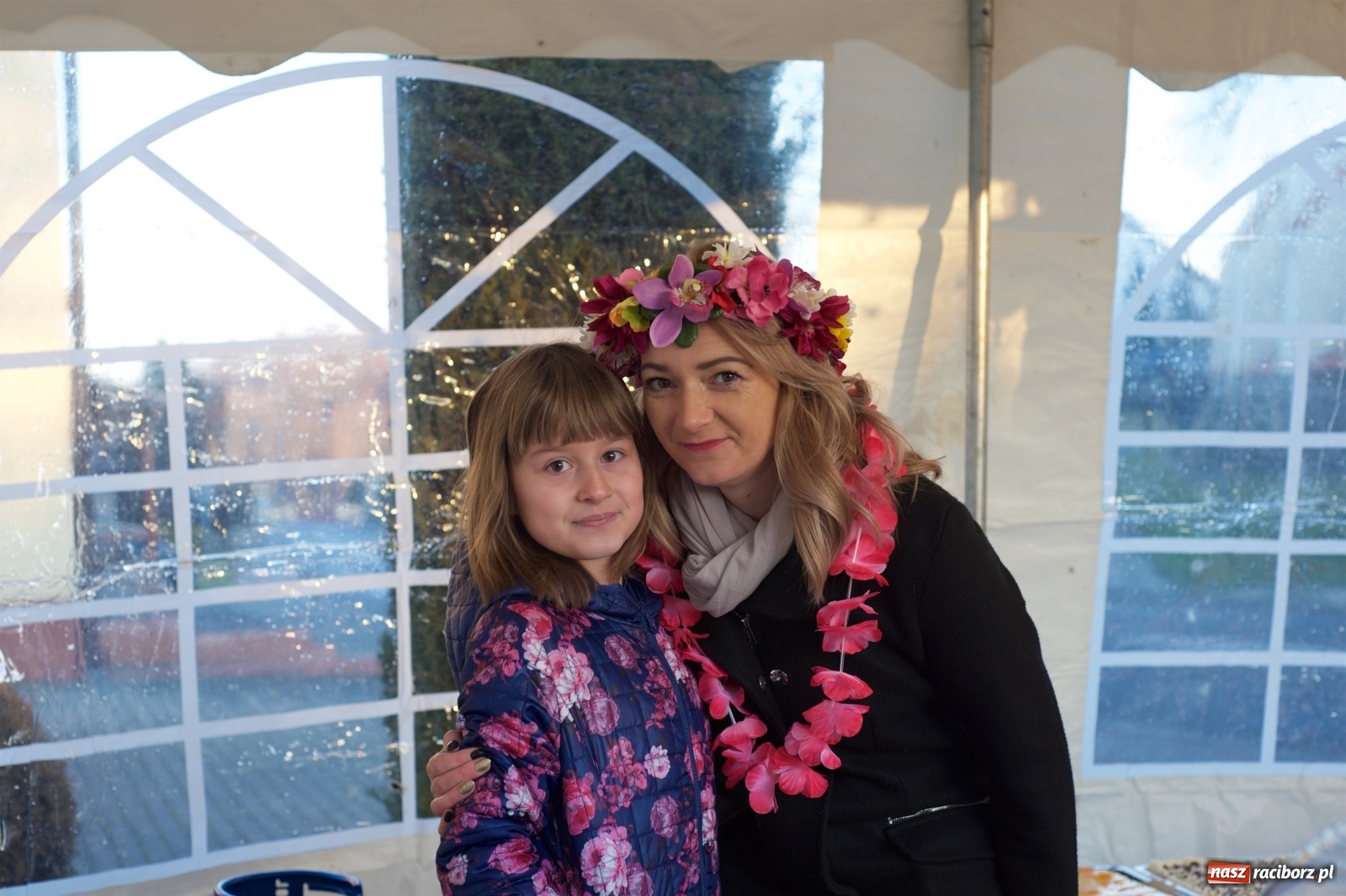 Zdjęcie w galerii na portalu naszraciborz.pl: Wielka Orkiestra zagrała w Tworkowie. W salonie jak w rodzinie i to z Anią Wyszkoni wiadomości z regionu