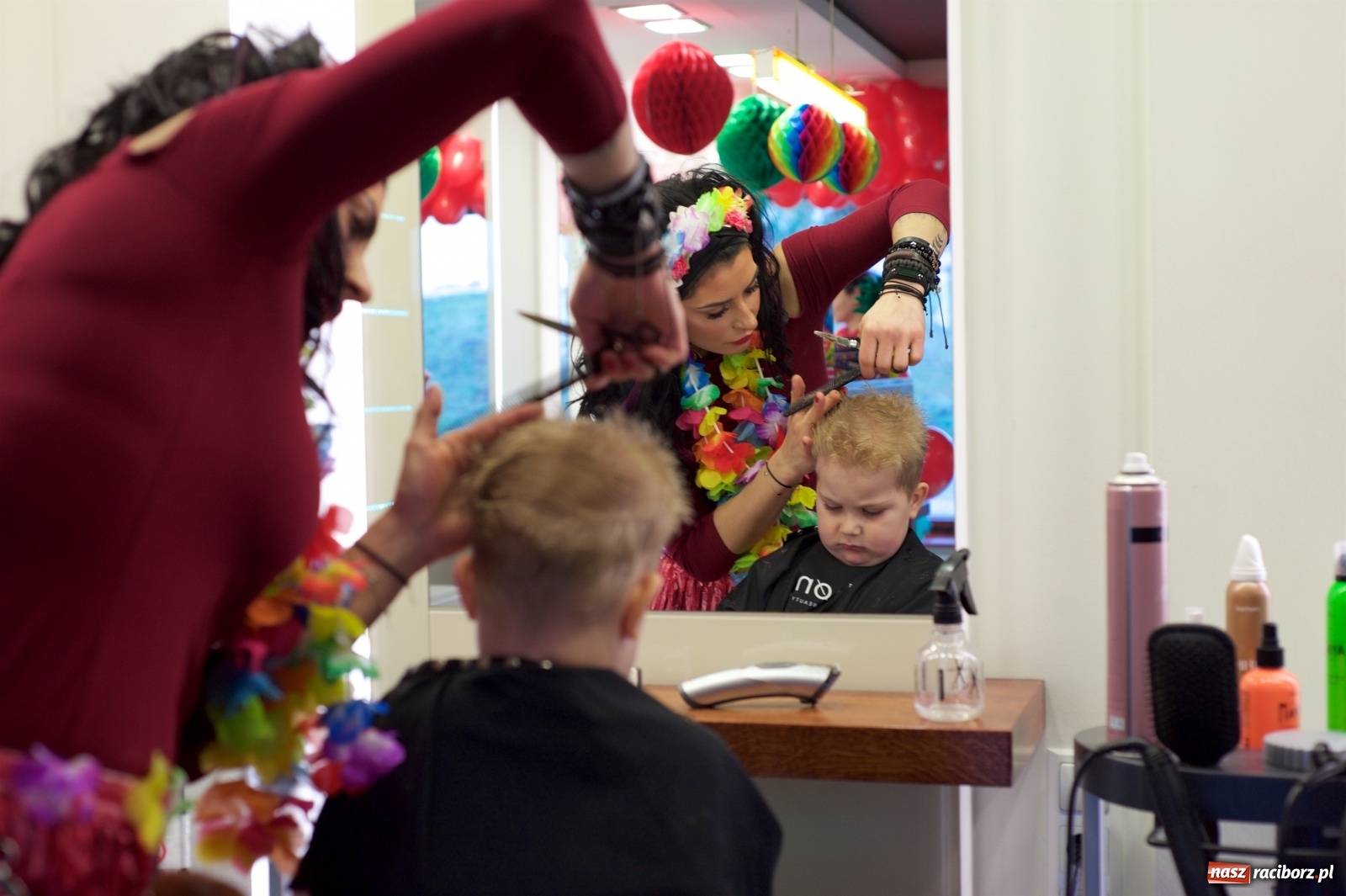 Zdjęcie w galerii na portalu naszraciborz.pl: Wielka Orkiestra zagrała w Tworkowie. W salonie jak w rodzinie i to z Anią Wyszkoni wiadomości z regionu