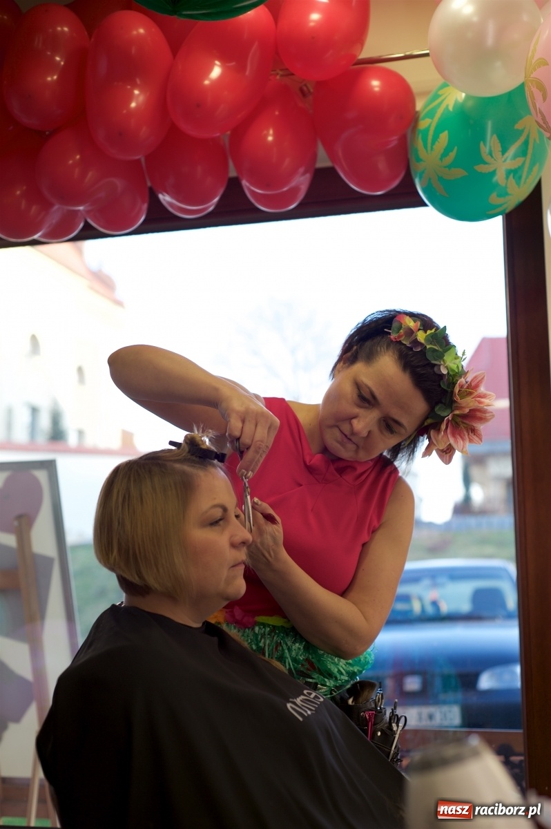 Zdjęcie w galerii na portalu naszraciborz.pl: Wielka Orkiestra zagrała w Tworkowie. W salonie jak w rodzinie i to z Anią Wyszkoni wiadomości z regionu