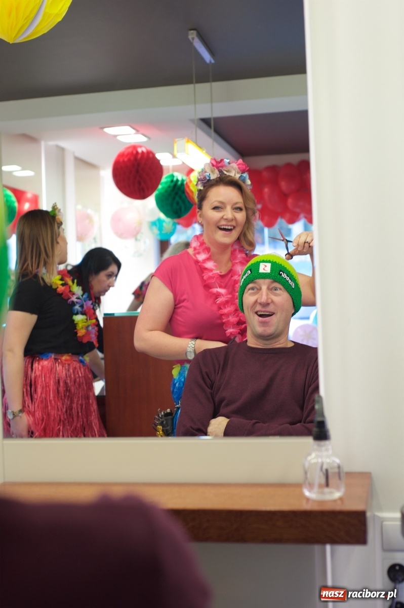 Zdjęcie w galerii na portalu naszraciborz.pl: Wielka Orkiestra zagrała w Tworkowie. W salonie jak w rodzinie i to z Anią Wyszkoni wiadomości z regionu