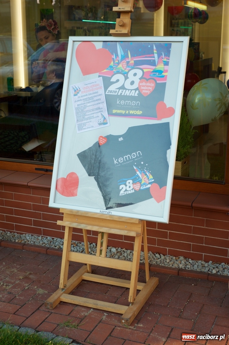 Zdjęcie w galerii na portalu naszraciborz.pl: Wielka Orkiestra zagrała w Tworkowie. W salonie jak w rodzinie i to z Anią Wyszkoni wiadomości z regionu