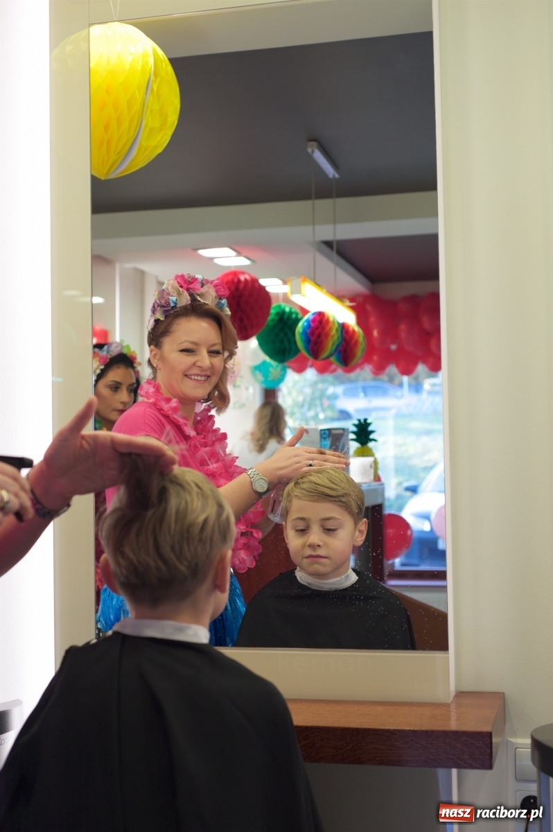 Zdjęcie w galerii na portalu naszraciborz.pl: Wielka Orkiestra zagrała w Tworkowie. W salonie jak w rodzinie i to z Anią Wyszkoni wiadomości z regionu